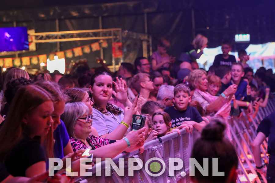 Publiek    Bezoekers (194)